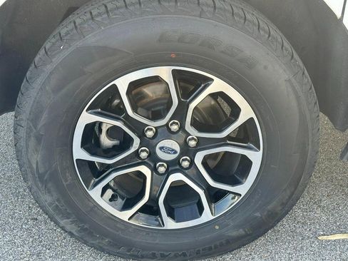 Used 2024 Ford Expedition Max XLT image 6