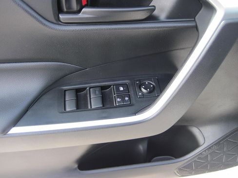 Used 2024 Toyota RAV4 LE AWD/4WD image 11
