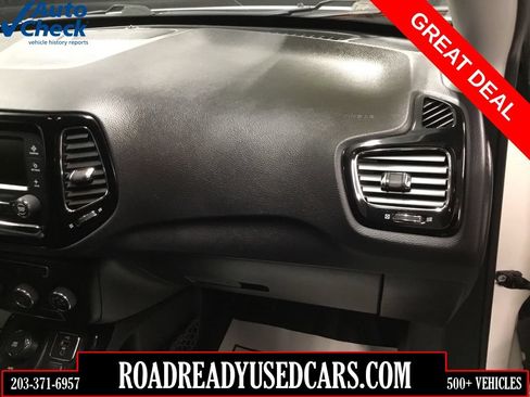 Used 2018 Jeep Compass Latitude AWD/4WD image 36