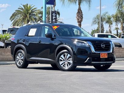 Used 2023 Nissan Pathfinder SL
