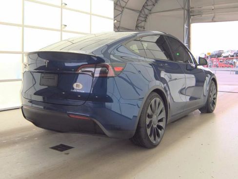 Used 2023 Tesla Model Y Performance image 3