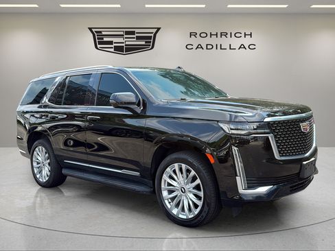Used 2021 Cadillac Escalade Luxury AWD/4WD image 3
