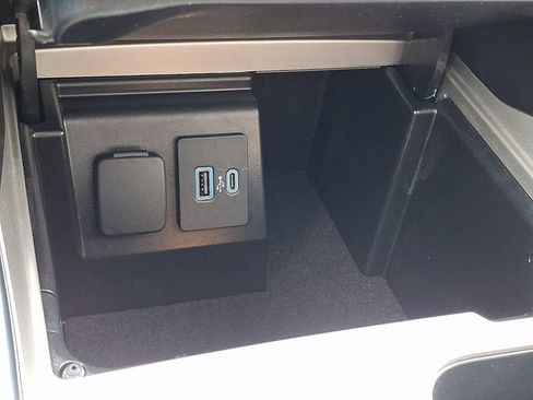 Used 2023 Ford Explorer XLT w/ Equipment Group 202A AWD/4WD image 25