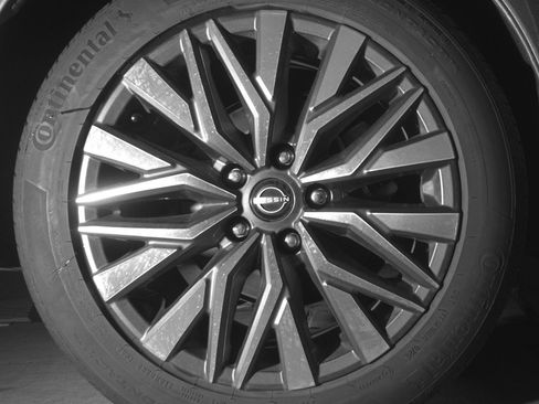 Used 2025 Nissan Altima 2.5 SV FWD image 15