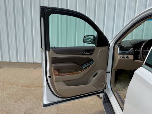 Used 2016 Chevrolet Tahoe LTZ AWD/4WD image 15