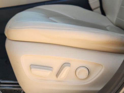 Used 2023 Toyota Highlander XLE image 27