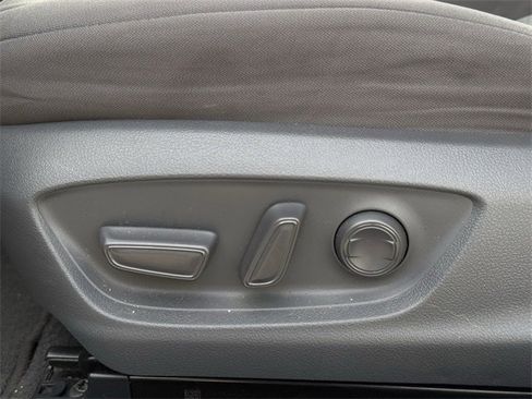 Used 2019 Toyota Camry LE image 24