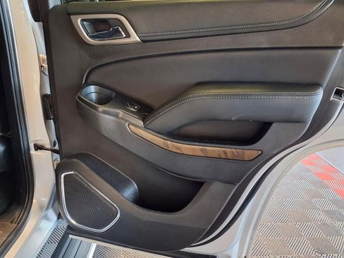 Used 2018 GMC Yukon Denali w/ Denali Ultimate Package AWD/4WD image 12
