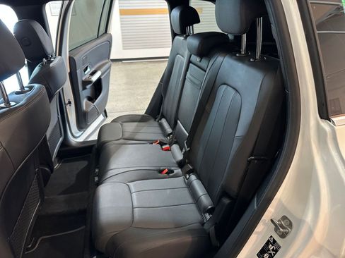 Used 2025 Mercedes-Benz GLB 250 image 42