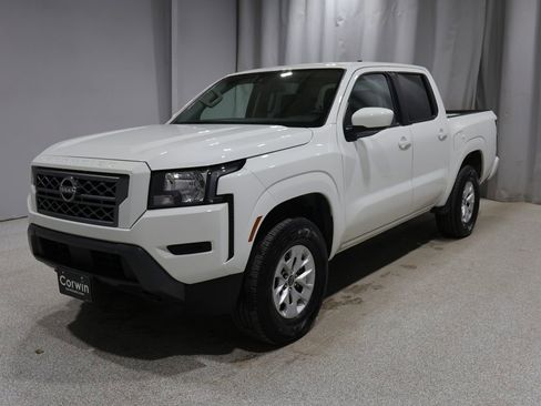 Used 2024 Nissan Frontier SV AWD/4WD image 6
