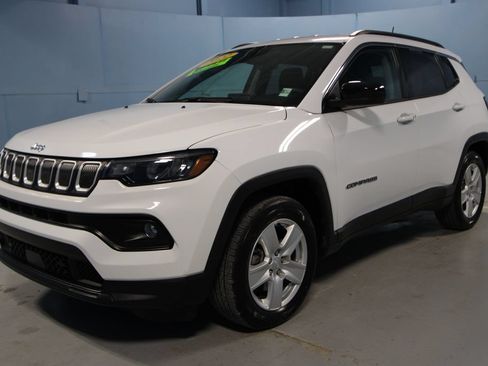 Used 2022 Jeep Compass Latitude FWD image 27