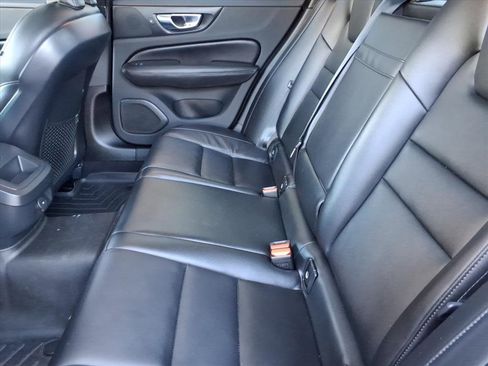 Used 2022 Volvo S60 B5 Momentum w/ Premium Package image 16