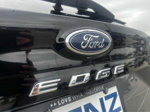 Used 2022 Ford Edge Titanium w/ Equipment Group 301A AWD/4WD image 36