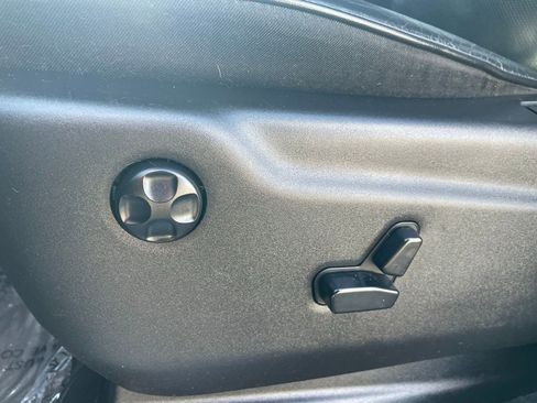 Used 2018 Jeep Grand Cherokee Overland image 29