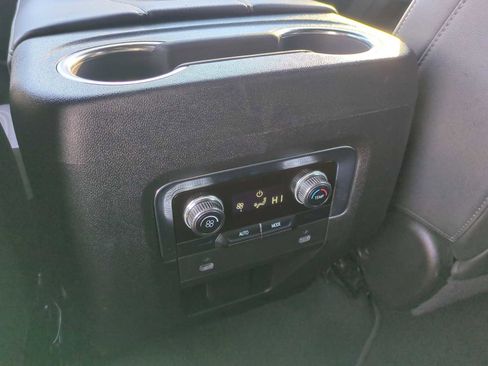 Used 2024 GMC Yukon SLT image 20