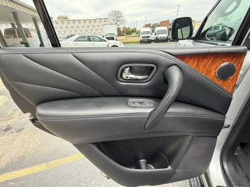 Used 2016 INFINITI QX80 Limited AWD/4WD image 15