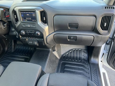 Used 2025 Chevrolet Silverado 1500 W/T image 30