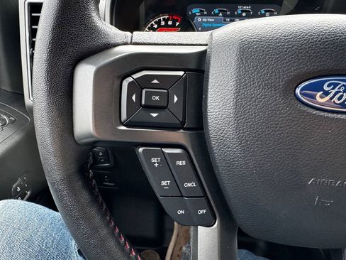 Used 2019 Ford F150 Lariat w/ Equipment Group 502A Luxury AWD/4WD image 14