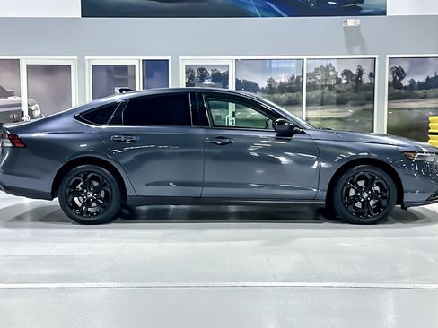 Used 2025 Honda Accord SE image 8