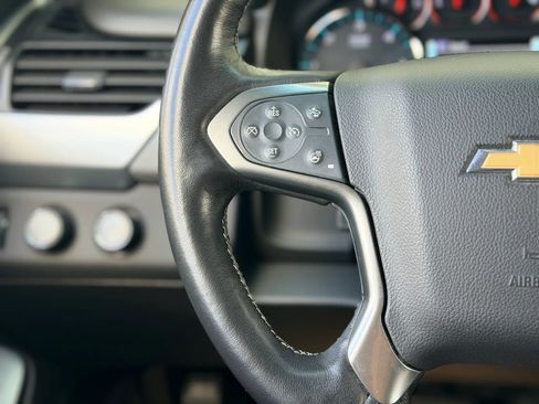 Used 2019 Chevrolet Suburban LT image 23