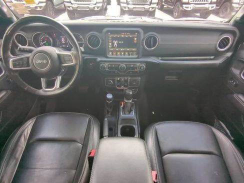 Used 2022 Jeep Wrangler Unlimited Sahara w/ Cold Weather Group AWD/4WD image 17