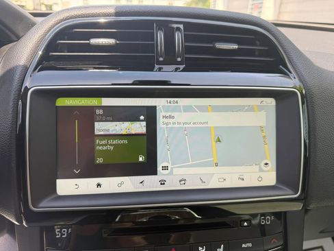 Used 2017 Jaguar F-PACE Prestige AWD/4WD image 16