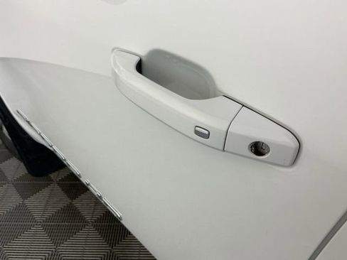 Used 2024 GMC Sierra 3500 SLE w/ SLE Convenience Package image 12