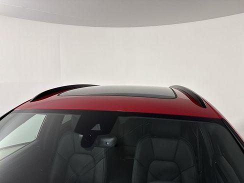 New 2026 Porsche Macan image 17