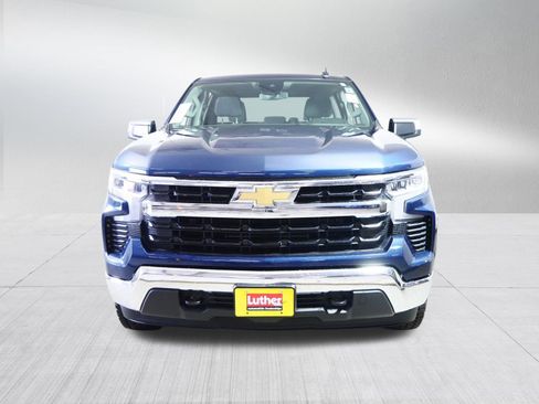Used 2022 Chevrolet Silverado 1500 LT AWD/4WD image 2