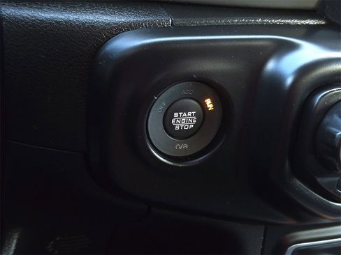 Used 2022 Jeep Gladiator Sport image 20