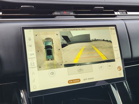 Used 2025 Land Rover Range Rover Sport SE AWD/4WD image 19