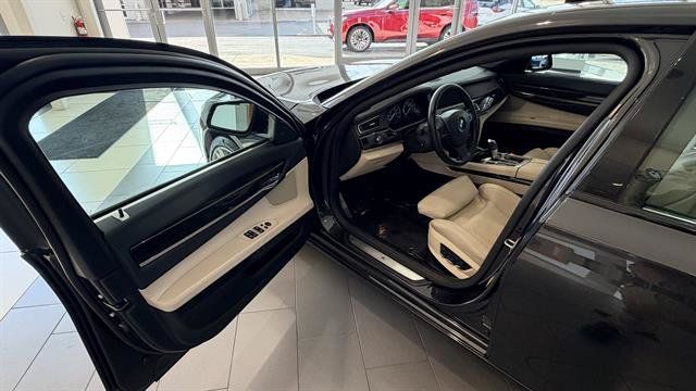 Used 2012 BMW 750i RWD image 36