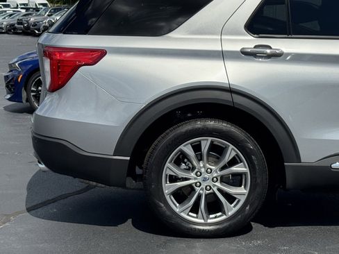 Used 2022 Ford Explorer Limited w/ Equipment Group 301A image 46