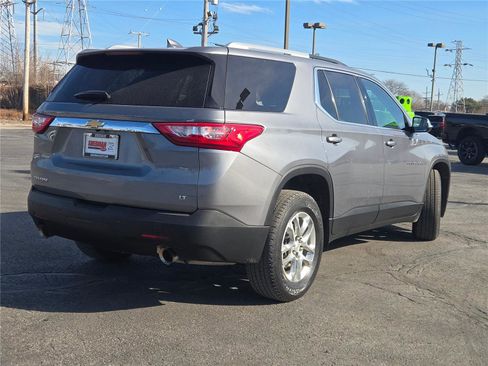 Used 2018 Chevrolet Traverse LT image 12