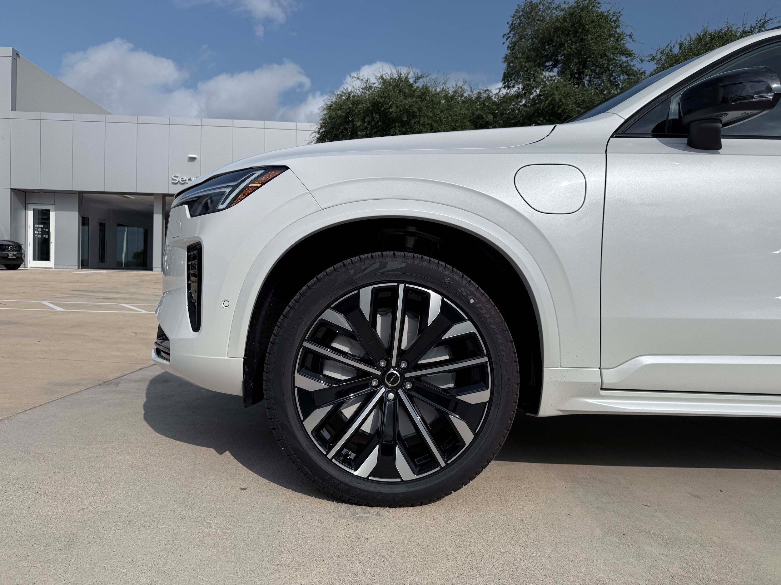 New 2026 Volvo XC90 T8 Ultra w/ Protection Package Premier AWD/4WD image 10