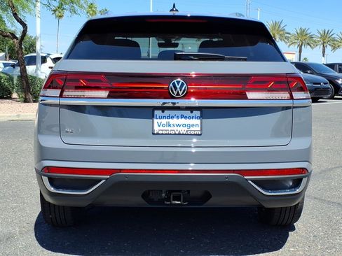 New 2026 Volkswagen Atlas Cross Sport SE FWD image 6