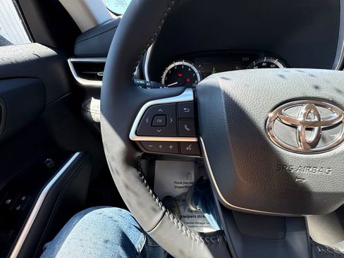 Used 2026 Toyota Highlander XLE AWD/4WD image 22