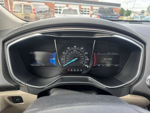 Used 2017 Ford Fusion SE w/ Fusion SE Technology Package AWD/4WD image 31