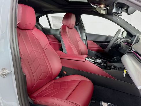 Used 2025 BMW 530i xDrive 530i xDrive w/ M Sport Package image 30