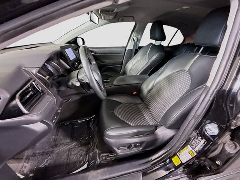 Used 2022 Toyota Camry SE w/ Carpet Mat Package (TMS) FWD image 21