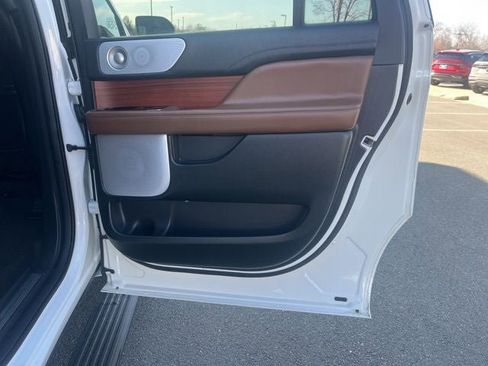 Certified 2024 Lincoln Navigator L Reserve AWD/4WD image 21
