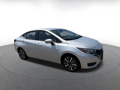 Used 2025 Nissan Versa SV FWD image 2
