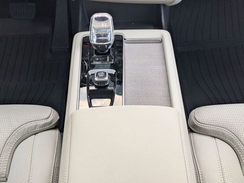 New 2026 Volvo XC90 T8 Ultra w/ Protection Package Premier AWD/4WD image 13