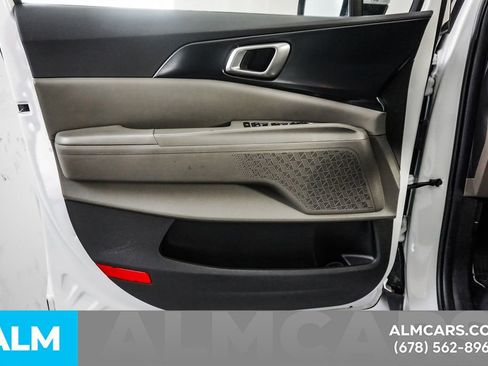 Used 2025 Kia Carnival FWD image 50