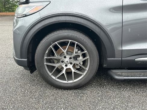 New 2025 Ford Explorer Active image 11