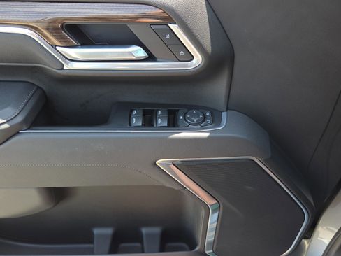 Used 2025 Chevrolet Silverado 2500 LT AWD/4WD image 27
