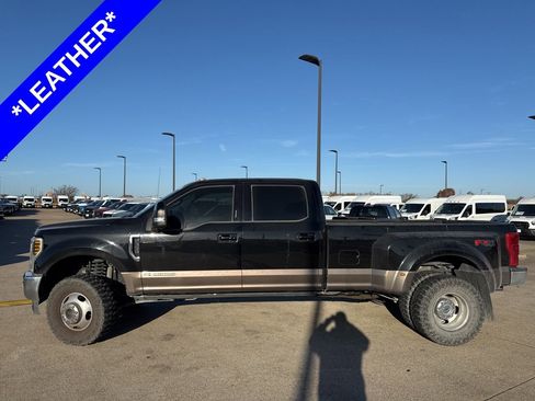 Used 2019 Ford F350 Lariat w/ Lariat Ultimate Package image 3