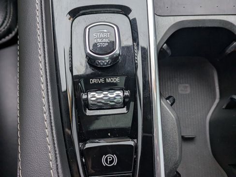 Used 2021 Volvo XC90 T6 Inscription w/ Advanced Package image 19