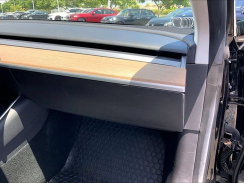Used 2019 Tesla Model 3 Standard Range Plus RWD image 15