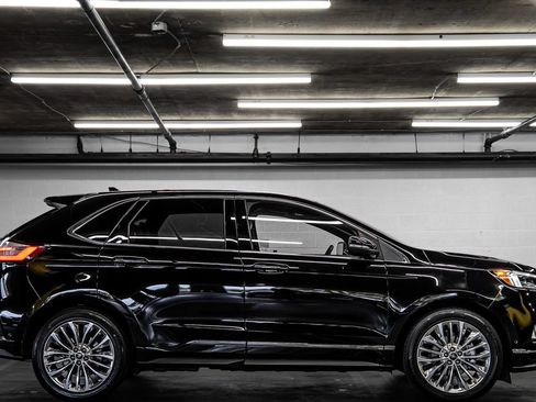 Used 2020 Ford Edge Titanium w/ Equipment Group 301A FWD image 6